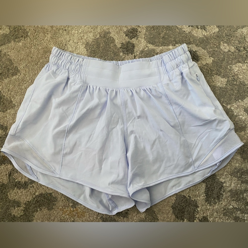 Lululemon Athletica - Hotty Hot Low-Rise - Light Blue Shorts - SZ. 6